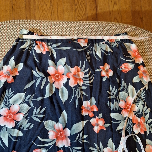 Dressbarn Floral Maxi Skirt in Black and Pink - Picture 2 of 8